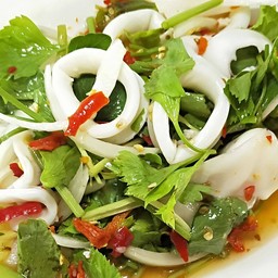 ยำปลาหมึก