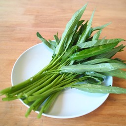 ผักบุ้ง