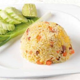 ข้าวผัดกุนเชียงไข่เค็ม