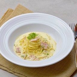 สปาเก็ตตี้คาโบนาร่าแฮมเห็ด