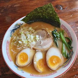 อะจิตะมะ โนโกะ มิโสะ ราเม็ง 200.-