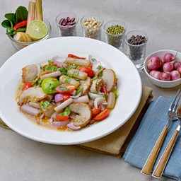 ยำคอหมูทอด