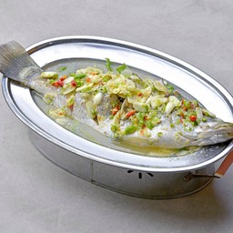 ปลากะพงนึ่งมะนาว/เป็นตัว