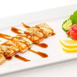 พุงแซลมอนย่างเกลือ