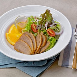 สลัดอกเป็ดลมควีนซอสส้ม