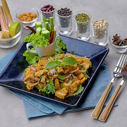 ศิลา ลาบหมูยอทอด