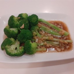 บล็อกโคลี่ผัดน้ำมันหอย