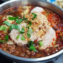 เกี๊ยวหมูเด้งต้มยำหม้อไฟ