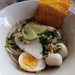 ก๋วยเตี๋ยวคุณจอม