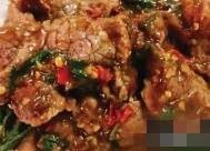 เนื้อผัดซอสกะเพรา