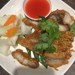 หมูสามชั้นทอดน้ำปลา