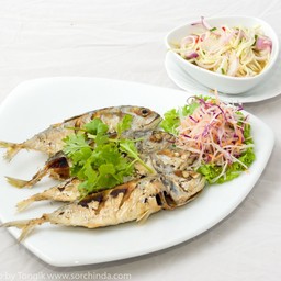 ปลาทูทอด น้ำยำมะม่วง