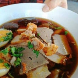 ก๋วยจั๊บน้ำข้น เจ้าเก่าหนามแดง