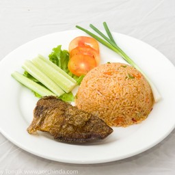 ข้าวผัดแกงส้มปลาสลิด
