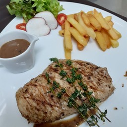 สเต็กอกไก่พริกไทยดำ