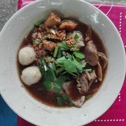 แม่ตาหมูตุ๋น