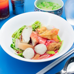 เจ๊เฮี้ยงก๊วยเตี๋ยวลูกชิ้นปลาตลาดน้อย