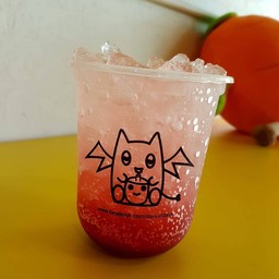 สตรอเบอรี่หวาน อม เปรี้ยว จากฝรั่งเศส เพิ่มความซ่าด้วยโซดา เหมาะกับอากาศหนาร้อนม