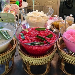 ข้าวเหนียวมูนหญิงไก่ (ตลาดงามวงศ์วาน ตอม่อที่ 24)