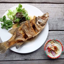 ปลากะพงทอดน้ำปลา