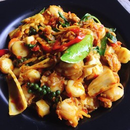 หอยเชลล์ผัดฉ่า