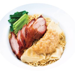 บะหมี่เกี๊ยวจัมโบ้หมูแดง