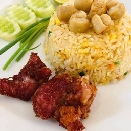 ข้าวผัดกากหมู หมูเสวย