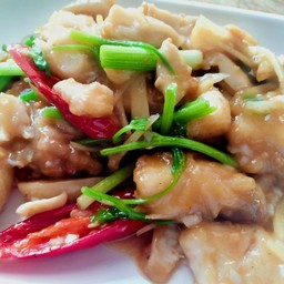 เนื้อปลาผัดขึ้นฉ่าย