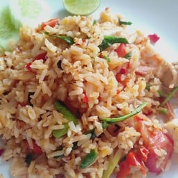 ข้าวผัดต้มยำกุ้ง