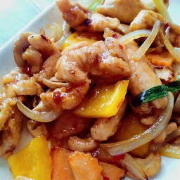 ไก่ผัดเม็ดมะม่วง