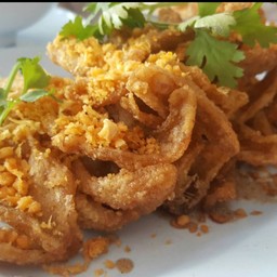 ปลาเห็ดโคนทอดกระเทียม