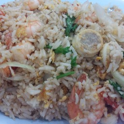 ข้าวผัดหมึกยัดไส้กับกุ้ง (ข้าวผัด)