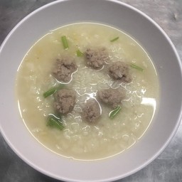 ข้าวต้มหมูสับ