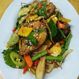 ผัดฉ่าปลาช่อน