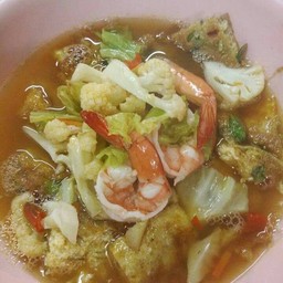 แกงส้มชะอมกุ้งสด