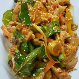 ผัดเผ็ดหมูป่า