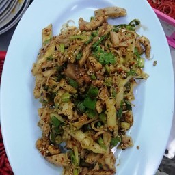 พล่าเนื้อ