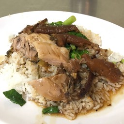 เจ้เตียงก๋วยจั๊บหมูกรอบ