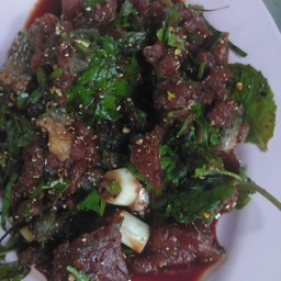 ก้อยเนื้อดิบ