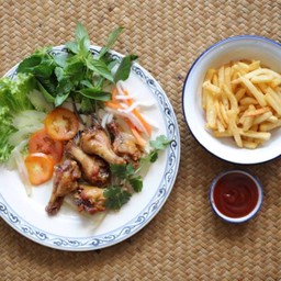 Ga Chien & Khoai Tay / ไก่ทอดและมันฝรั่งทอด