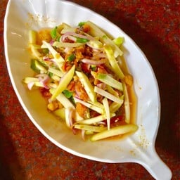 ยำไข่ปู