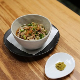 ยำไส้หมูลวก