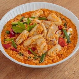 ปลาหมึกผัดผงกะหรี่