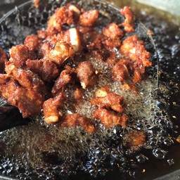 มานพ หมูทอด เนื้อทอด