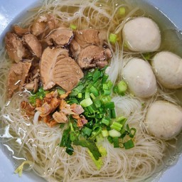 ลูกชิ้นหมู และ หมูตุ๋น