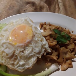 ข้าวไก่ทอดกระเทียม + น้ำเก๊กฮวย