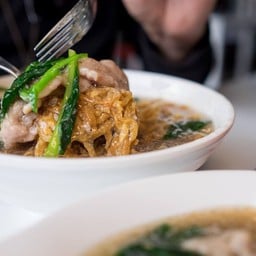 หมี่กรอบราดหน้า  พิเศษ