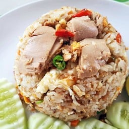 ข้าวผัดทูน่าพริกสด