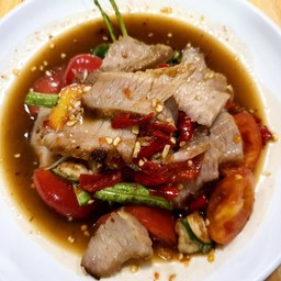ตำหมูตกครก(ปลาร้า)