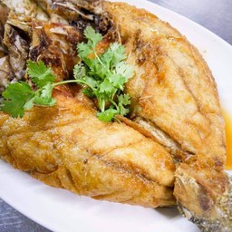 ปลากะพงทอดน้ำปลา